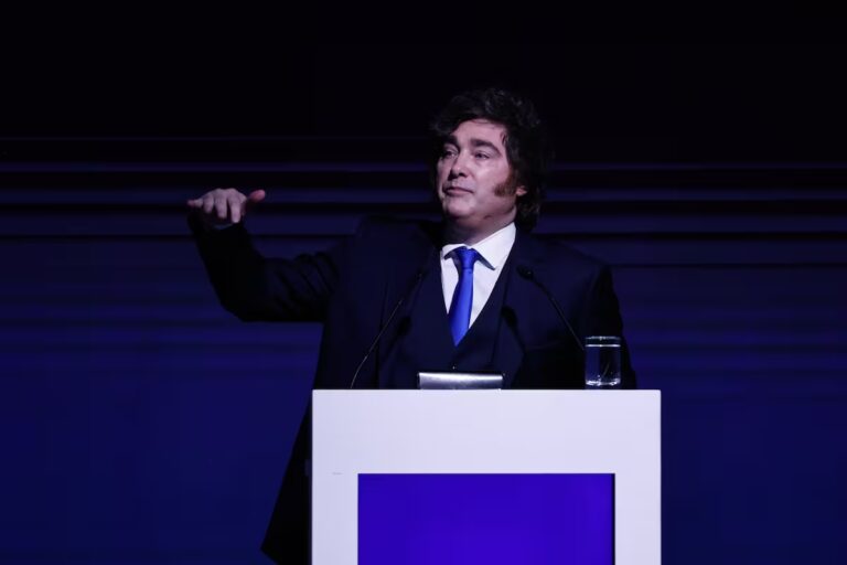 el-presidente-javier-milei-en-el-cierre-de-la-JMLRXRYEHJB5FOXB7OAX52SWUI