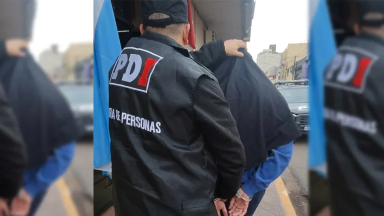 el-pediatra-cuando-fue-trasladado-la-sede-la-agencia-trata-personas